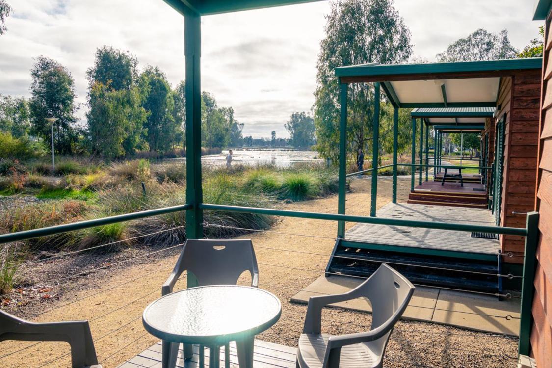 Victoria Lake Holiday Park Shepparton Buitenkant foto