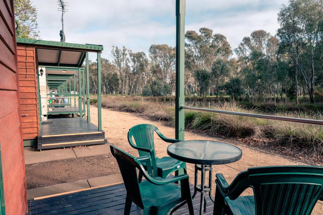 Victoria Lake Holiday Park Shepparton Buitenkant foto
