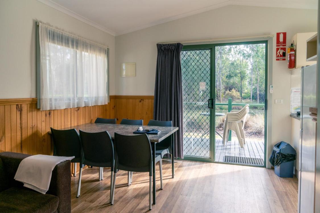 Victoria Lake Holiday Park Shepparton Buitenkant foto