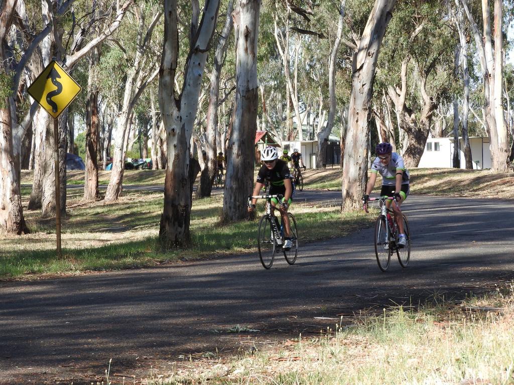 Victoria Lake Holiday Park Shepparton Buitenkant foto