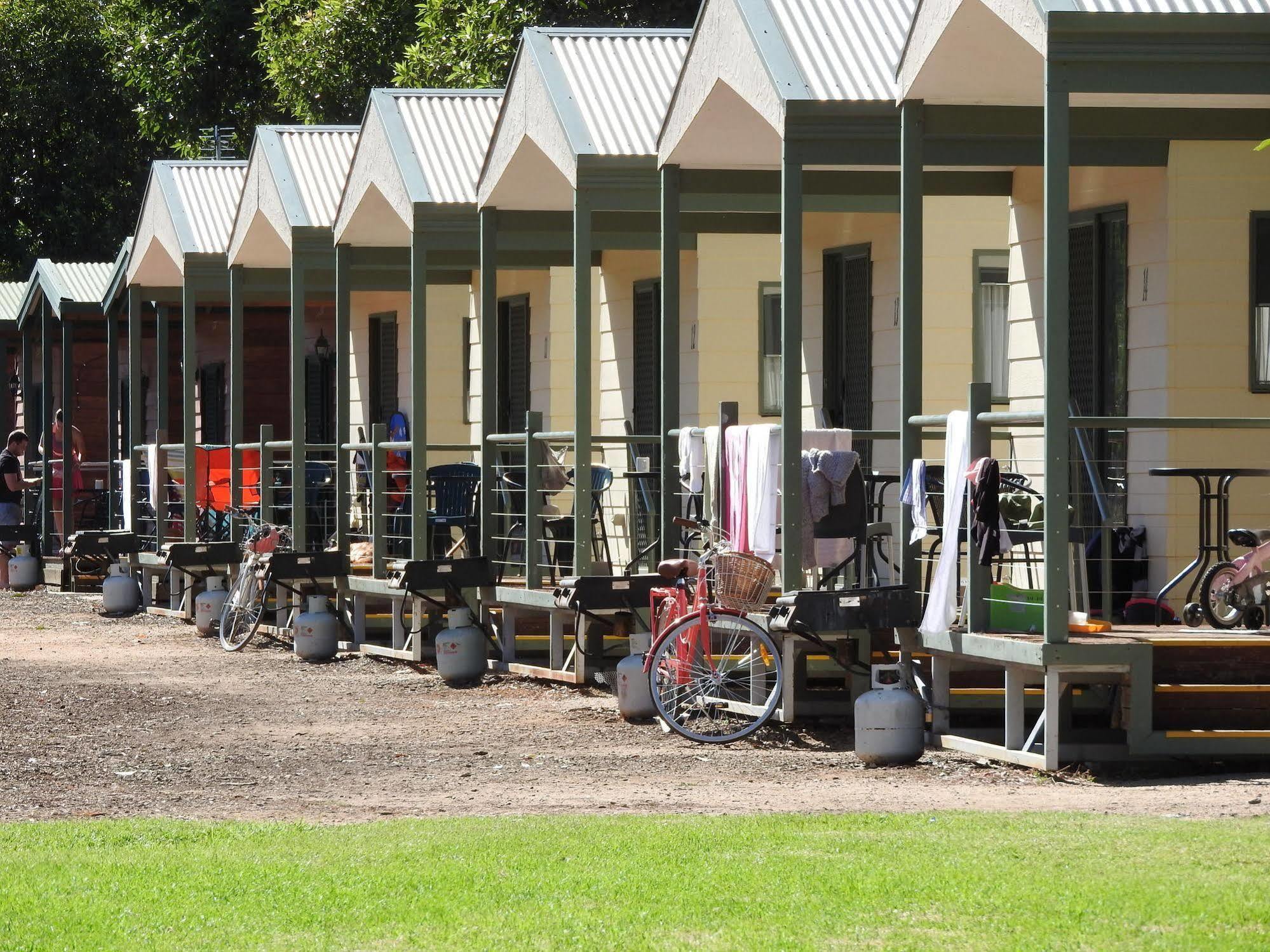 Victoria Lake Holiday Park Shepparton Buitenkant foto