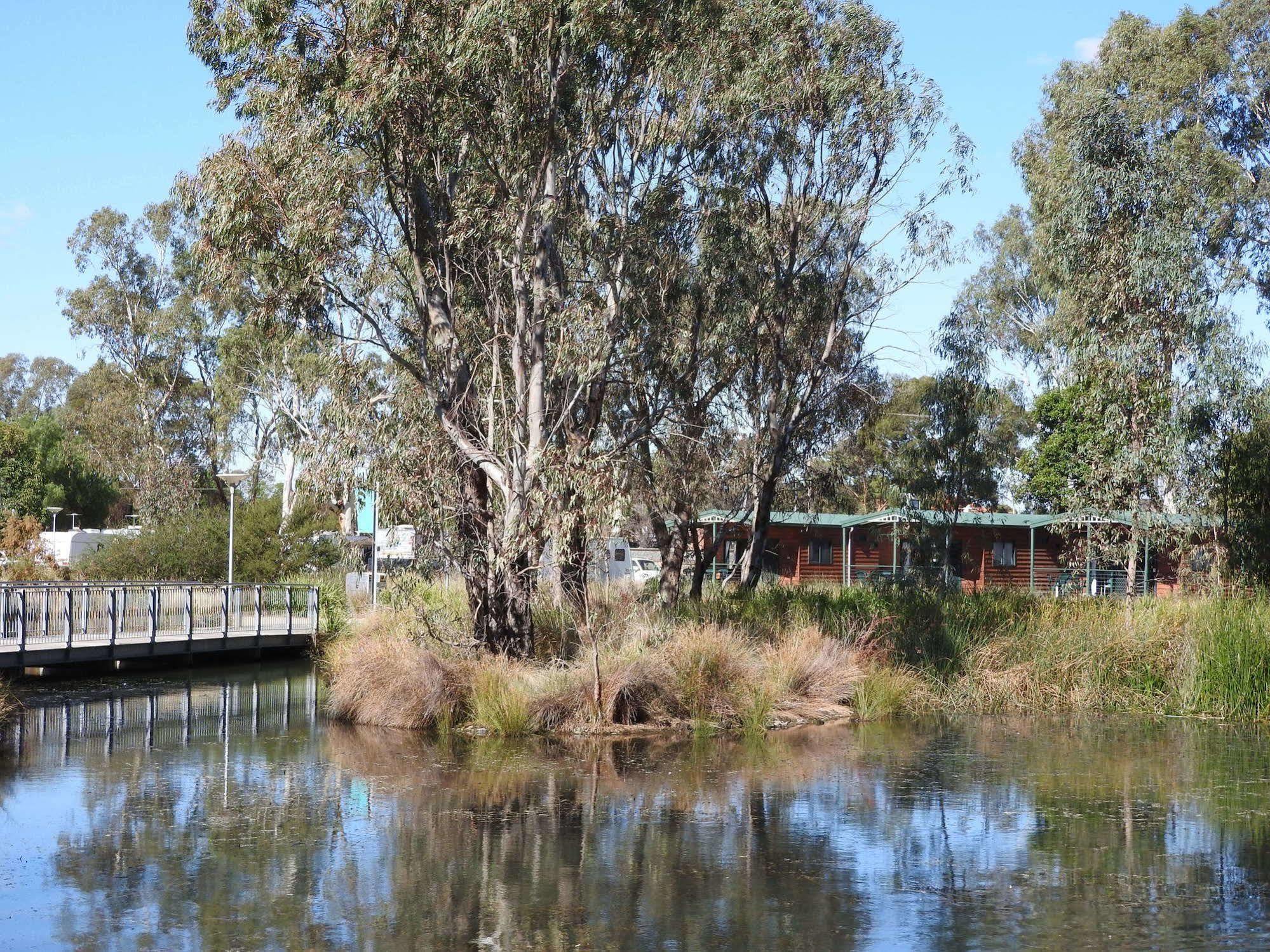 Victoria Lake Holiday Park Shepparton Buitenkant foto