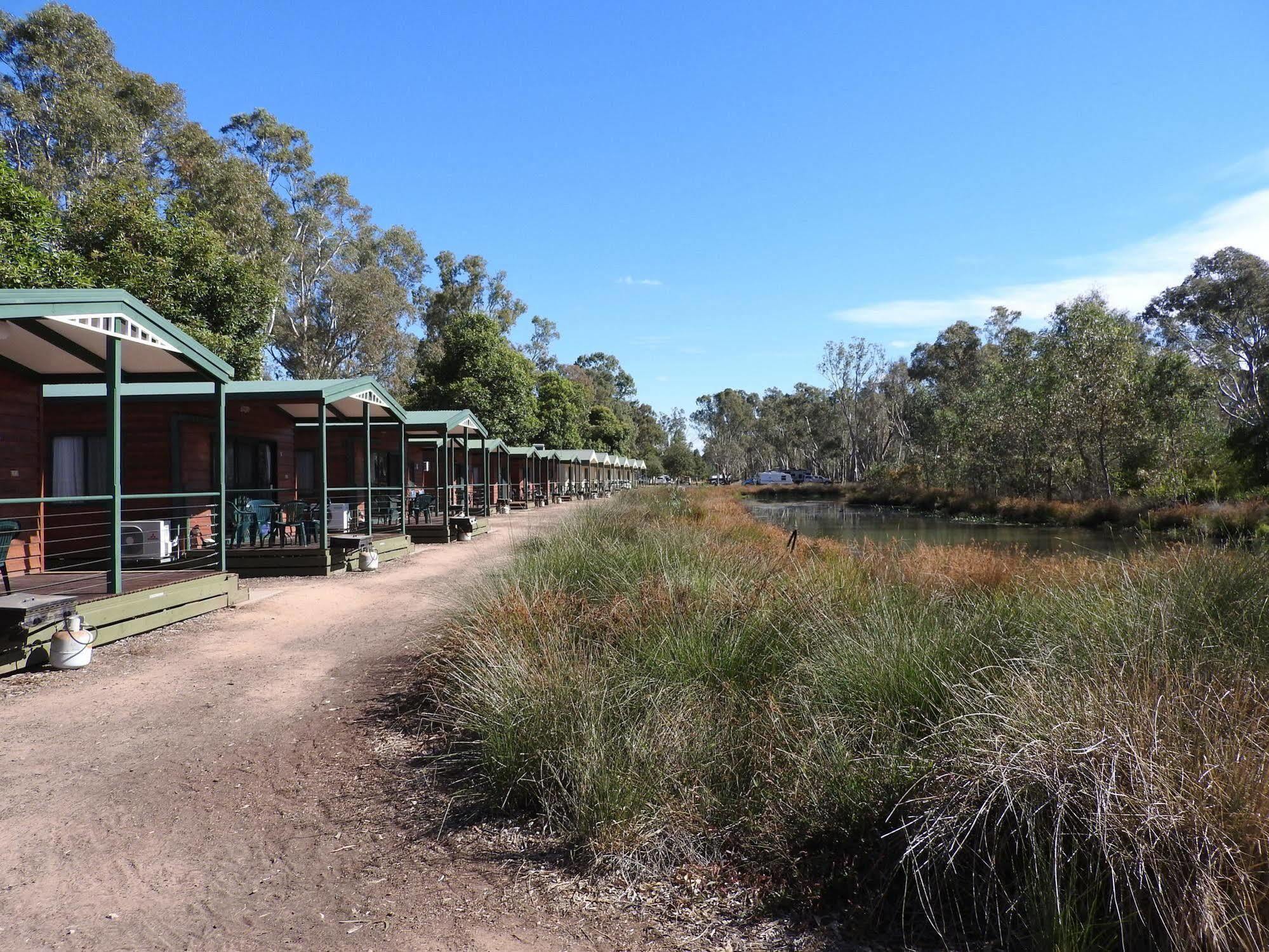 Victoria Lake Holiday Park Shepparton Buitenkant foto